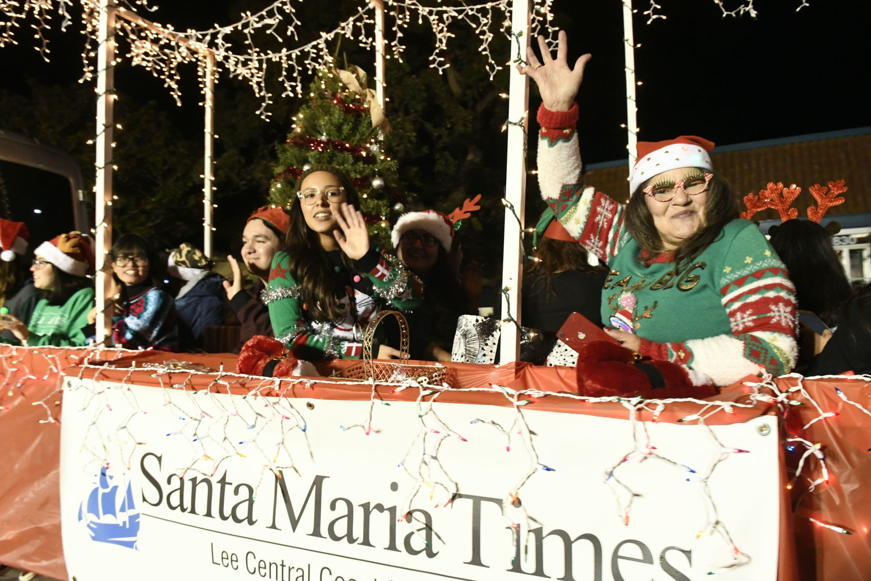 120719 SM Parade of Lights 26.jpg